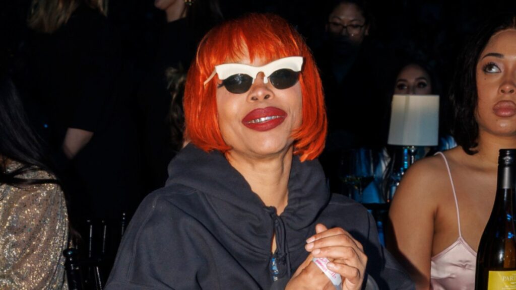 Erykah Badu Stuns at Billboard Women in Music Ceremony | Stop The Breaks